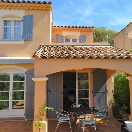Maison Lumineuse Avec Terrasse, Acces Piscines, Parking Privatif - - Fr-1-726-22