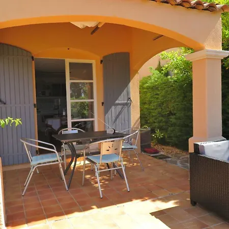 Maison Lumineuse Avec Terrasse, Acces Piscines, Parking Privatif - - Fr-1-726-22 *